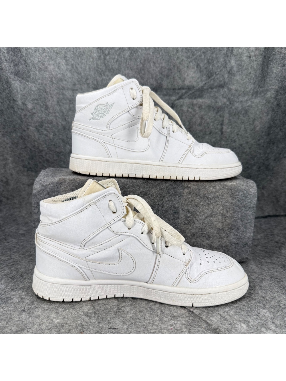 Nike Air Jordan 1 Mid White Pure Platinum Shoes 554724-104 Men Size 8 886